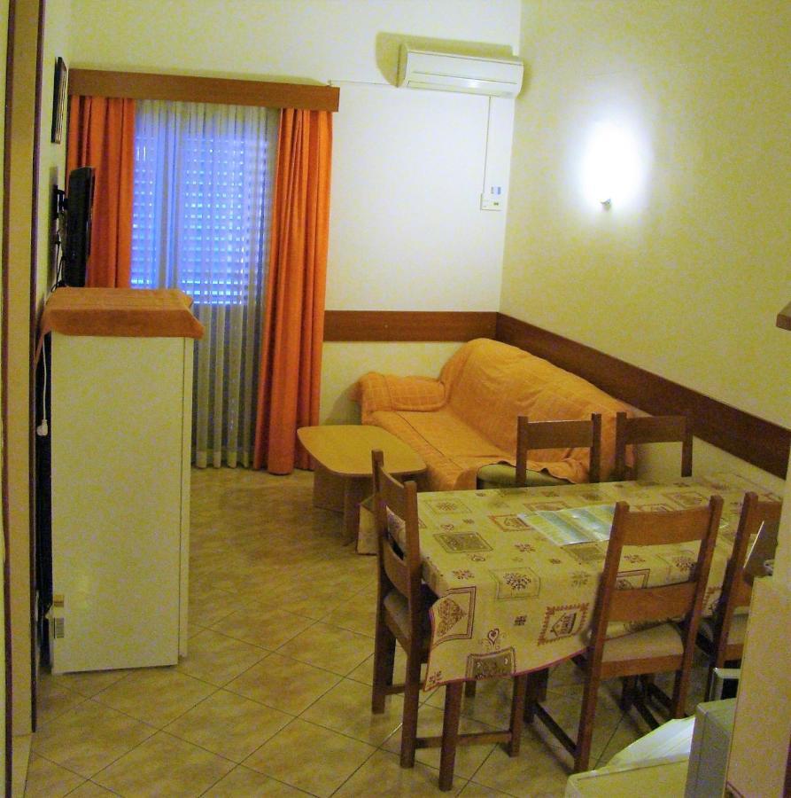 Apartments Lavica Podstrana Exterior photo